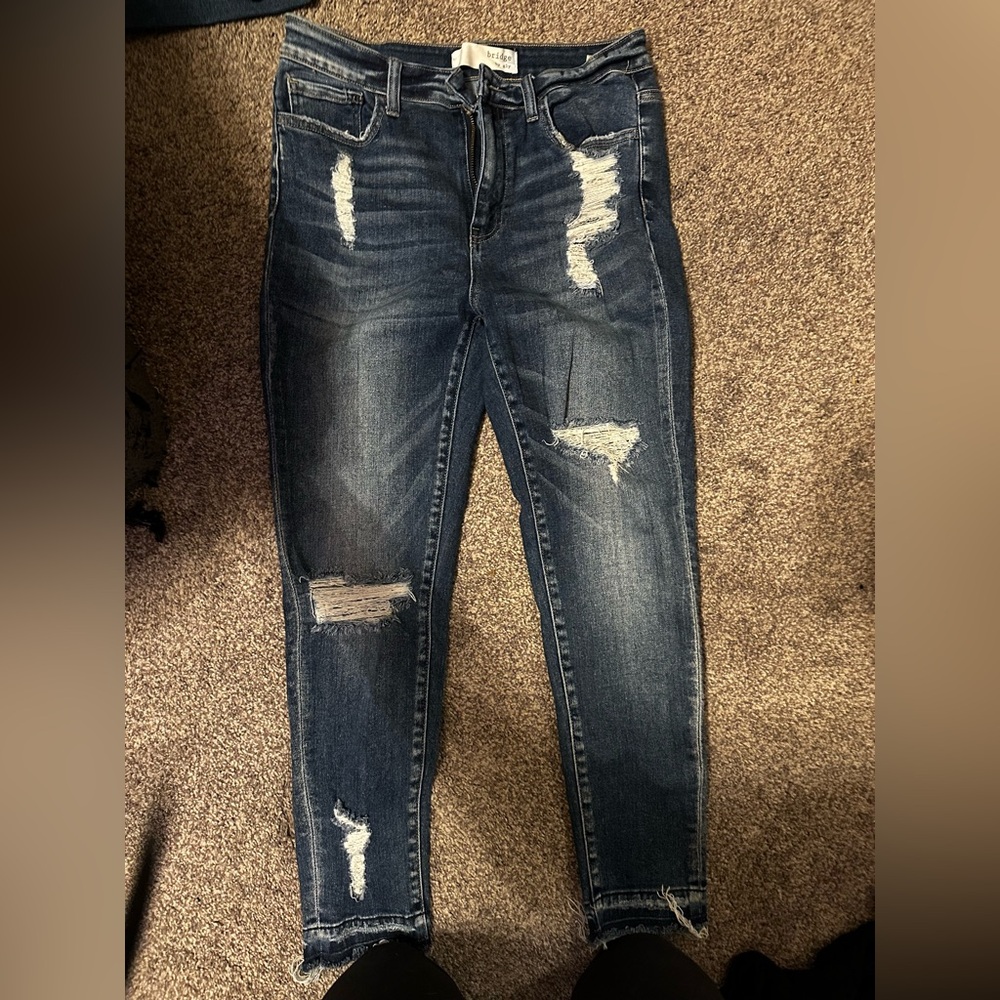 Never worn
Bridge by gly from Buckle
Skinny ankle
29